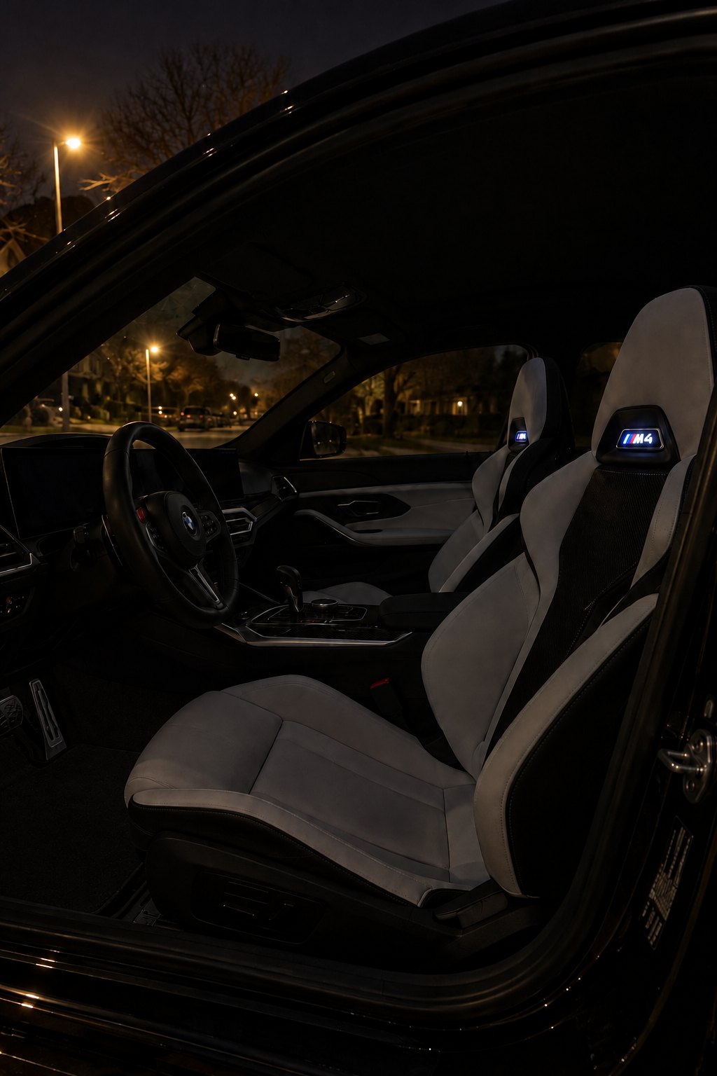 De noche, tu coche por dentro es un bloque negro
