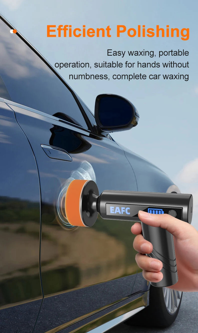 Encerando la puerta de un coche con la pulidora sin cables