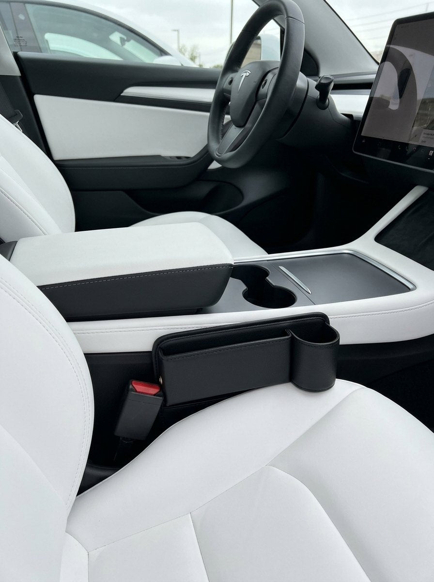 Organizador de asiento en un Tesla Model Y